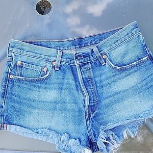 Authentic LEVI 501 Cutoffs SIZE 31 EXCELLENT CONDITION 👌